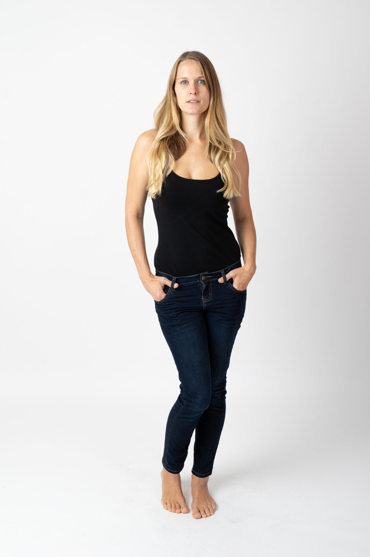 Polas für die Sedcard Fotos von einem Model im Fotostudio